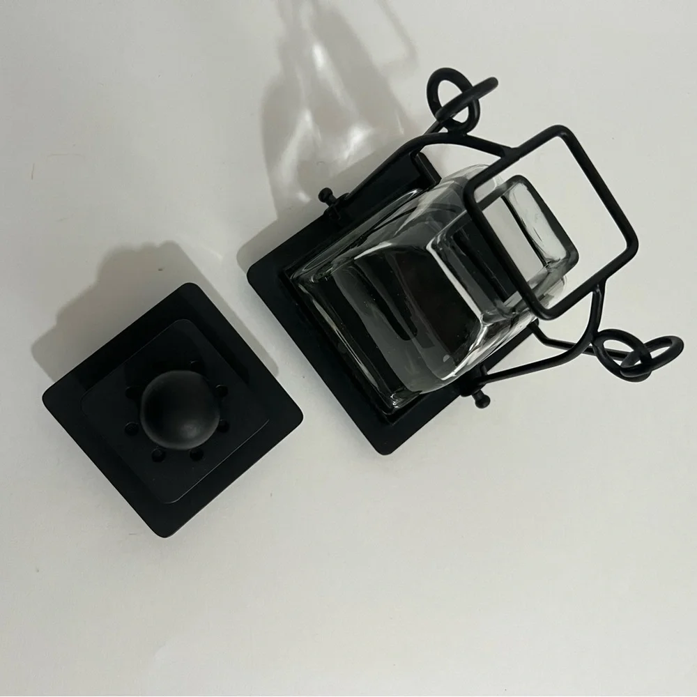 Frontgate Vintage Windproof Candle Holder Lantern Indoors & Outdoors Black